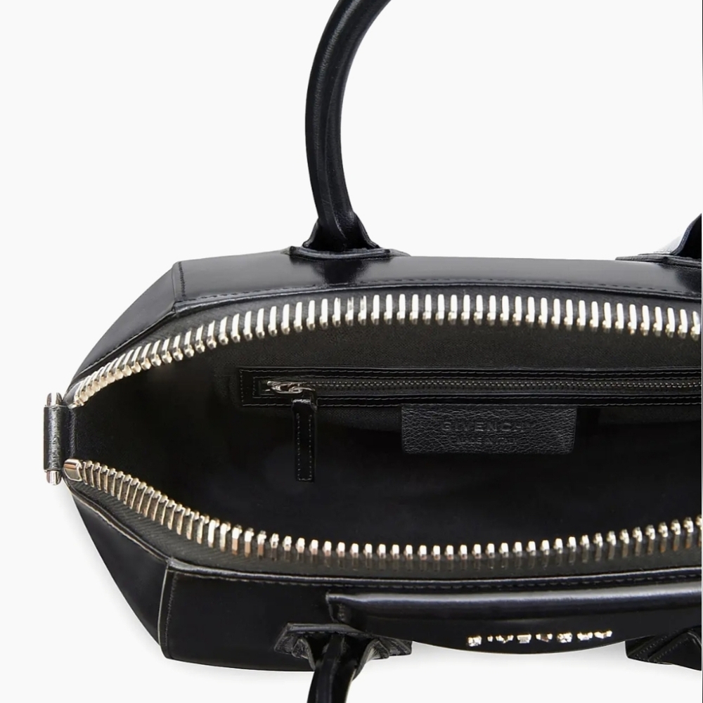 GIVENCHY Medium Antigona Shoulder Bag - Picture 10 of 13